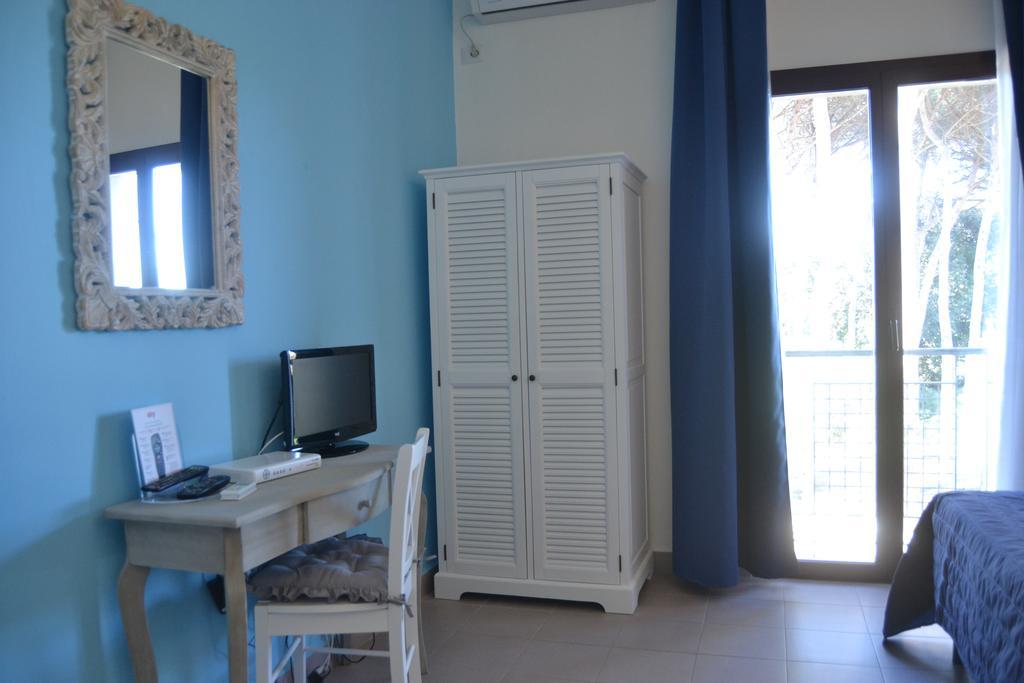 Hotel Kon Tiki San Vincenzo Bagian luar foto