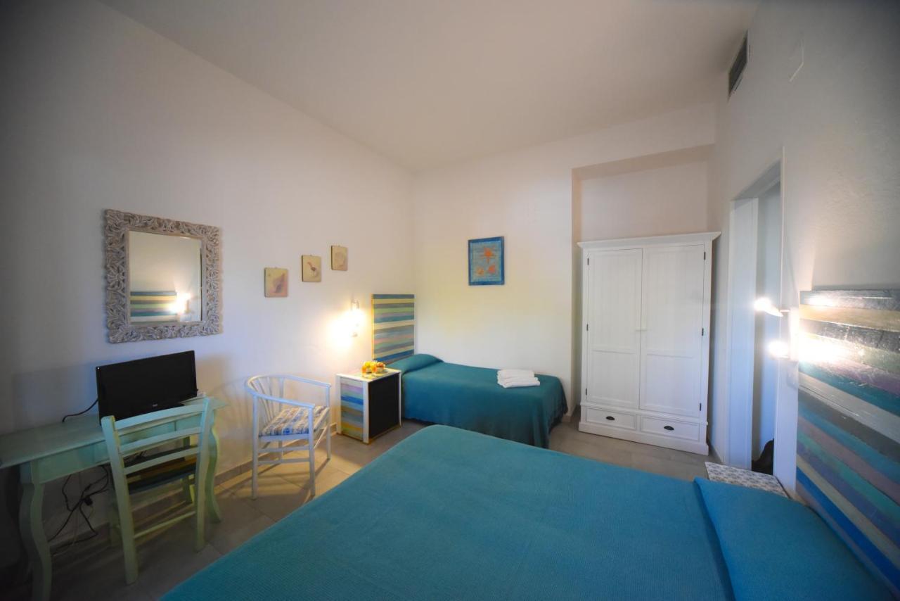 Hotel Kon Tiki San Vincenzo Bagian luar foto
