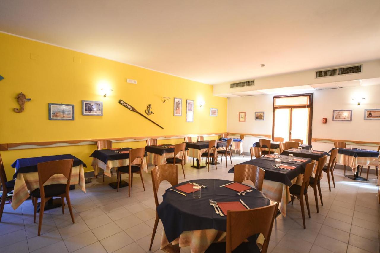 Hotel Kon Tiki San Vincenzo Bagian luar foto