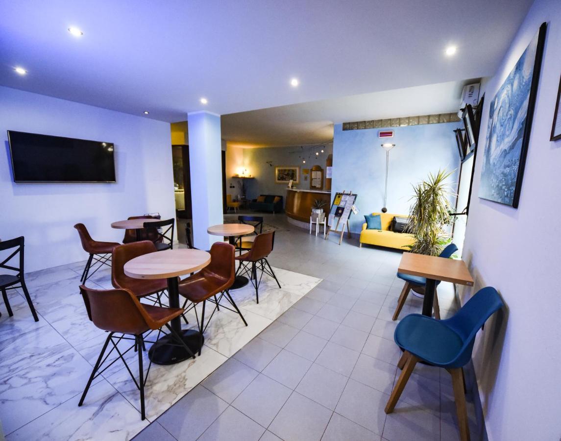 Hotel Kon Tiki San Vincenzo Bagian luar foto