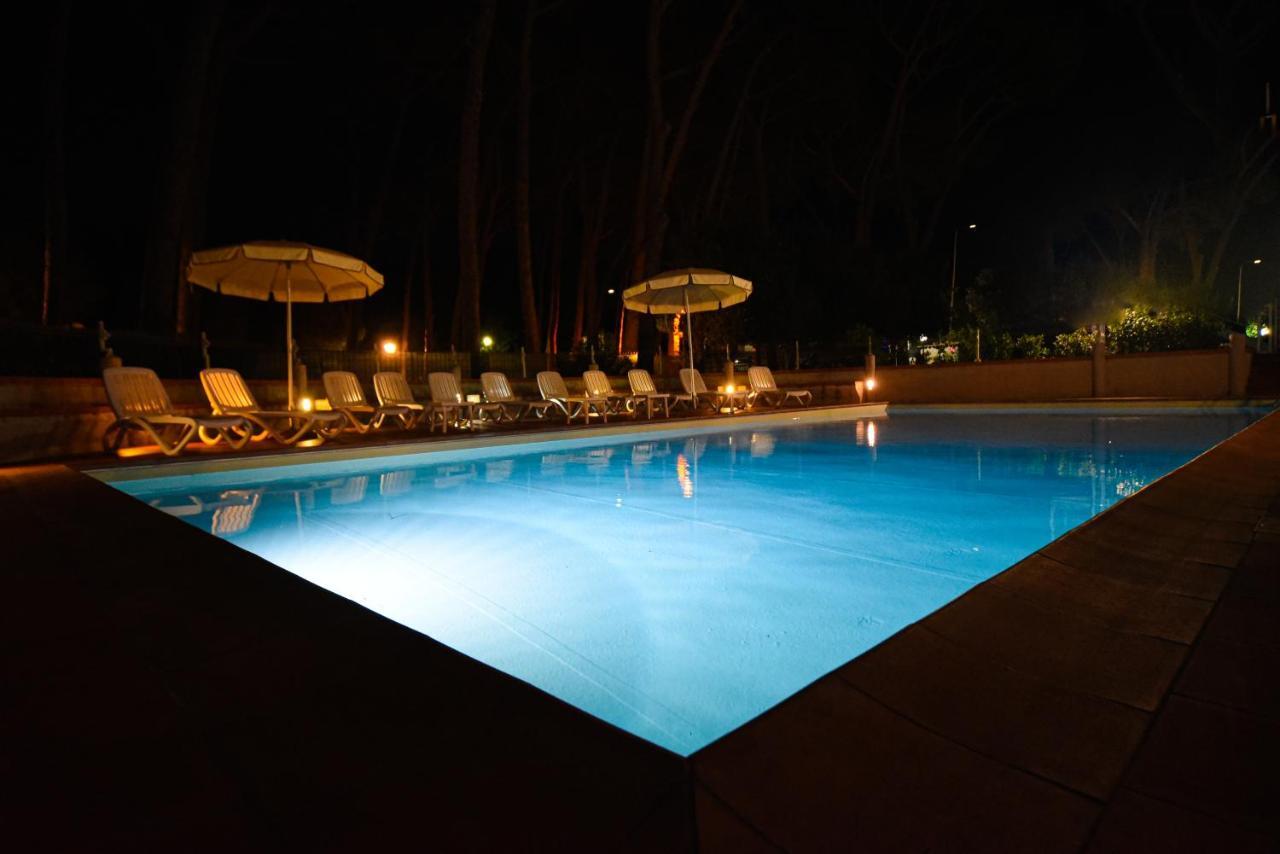 Hotel Kon Tiki San Vincenzo Bagian luar foto